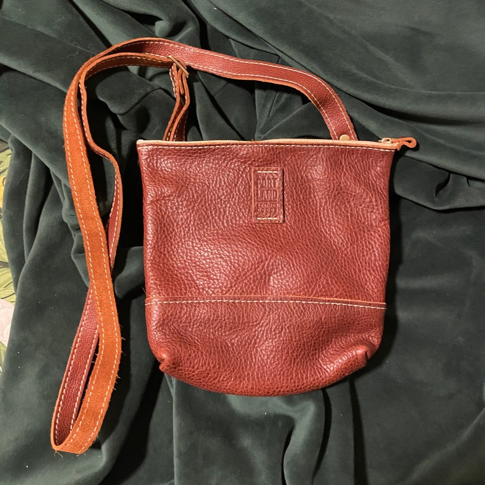 Portland Leather Almost Perfect Festival Bag EUC